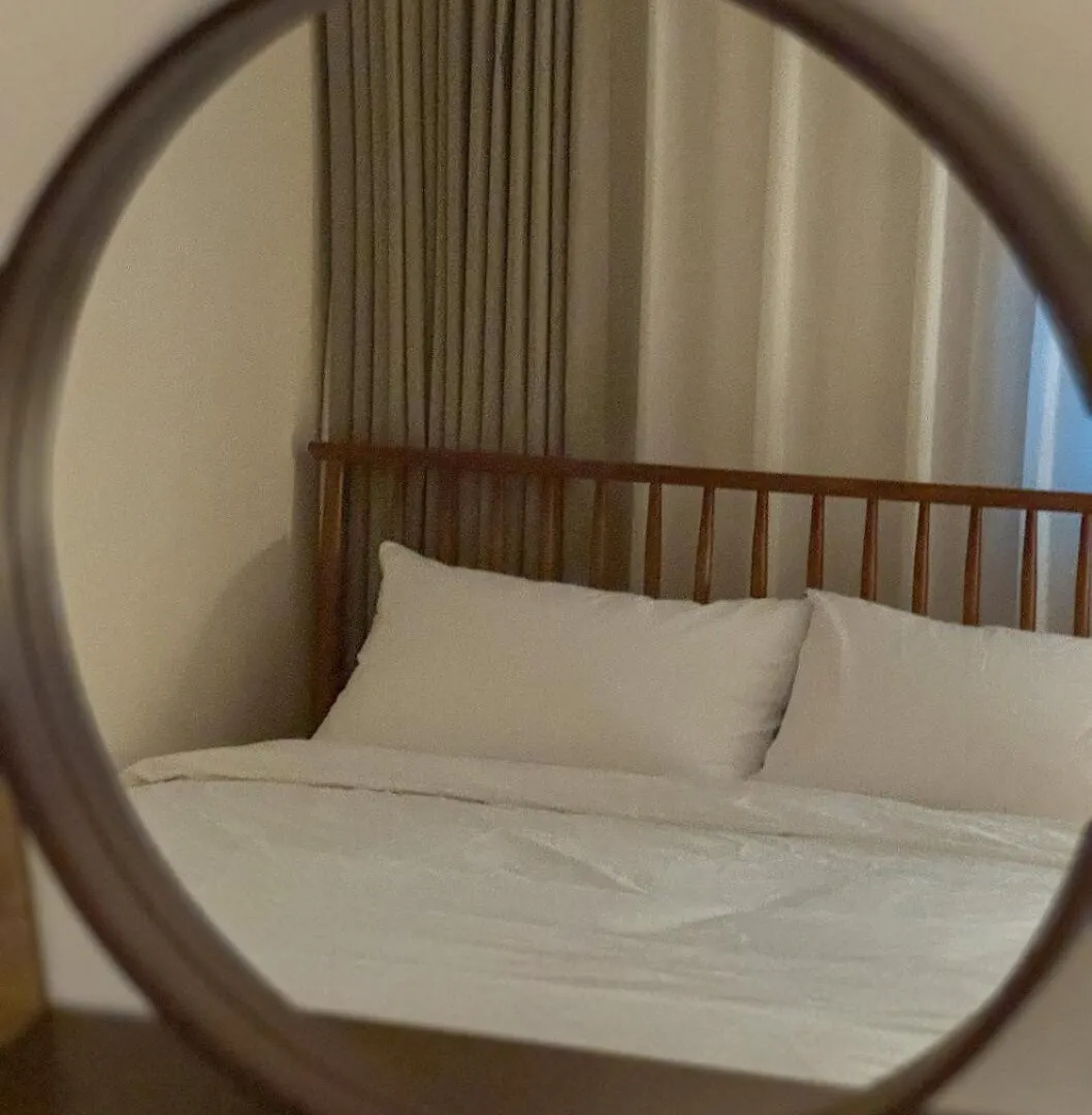 8-Capacity # 3 Rooms # 4 Queen Beds # 10 Minutes On Foot From Busan Station # Wood Tone # Emotional Interior # Netflix 0*,